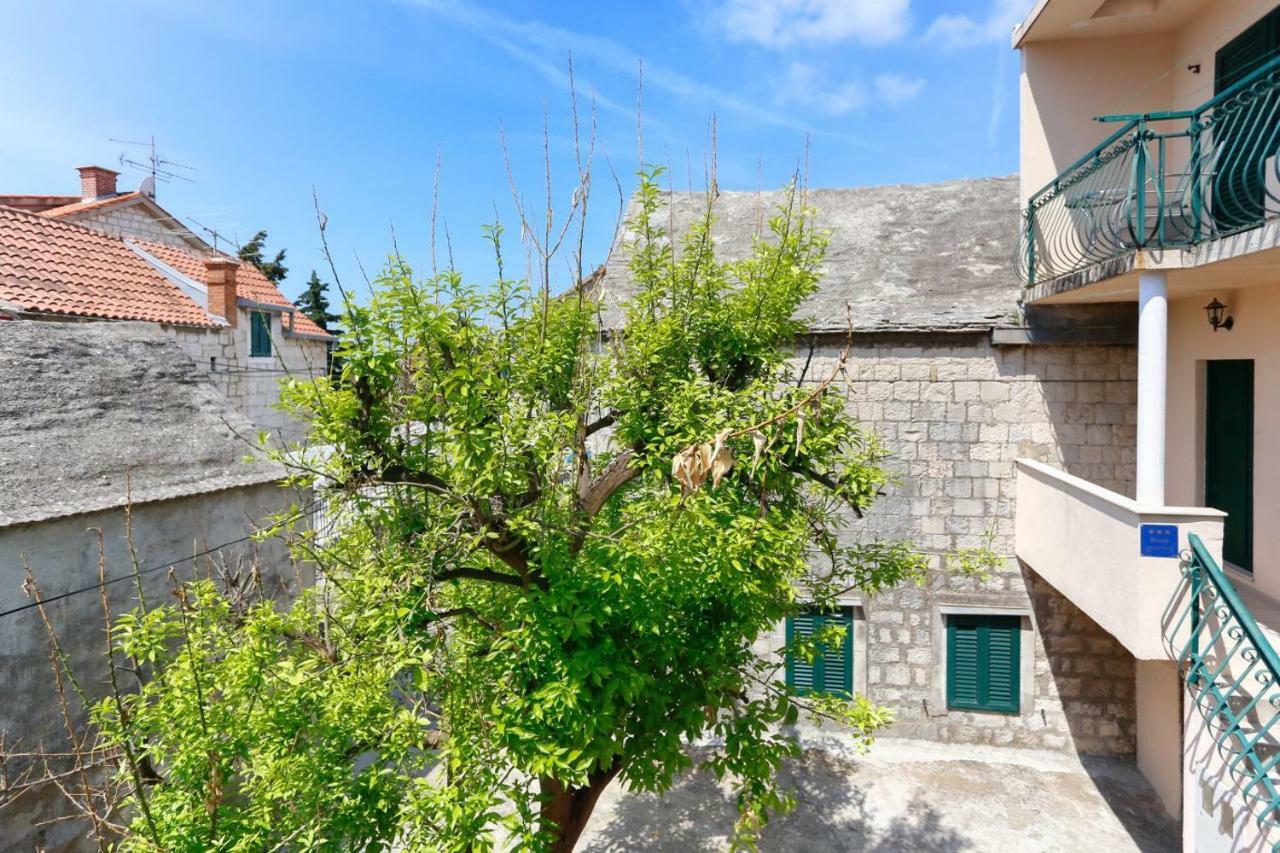 Apartments And Rooms Stone House スプリト エクステリア 写真